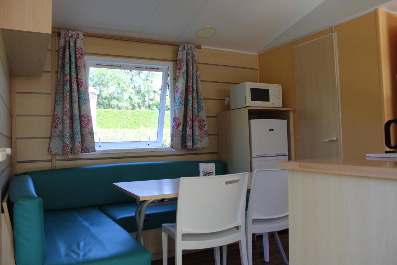 Camping Familial Paisible Avec Piscine, Mobil Home , Chalet, Studio & Emplacement Nue Casties-Labrande Екстериор снимка