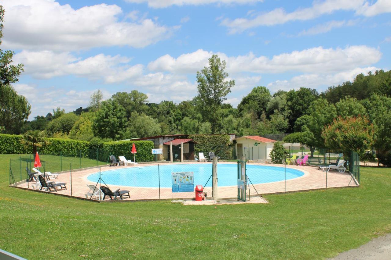 Camping Familial Paisible Avec Piscine, Mobil Home , Chalet, Studio & Emplacement Nue Casties-Labrande Екстериор снимка