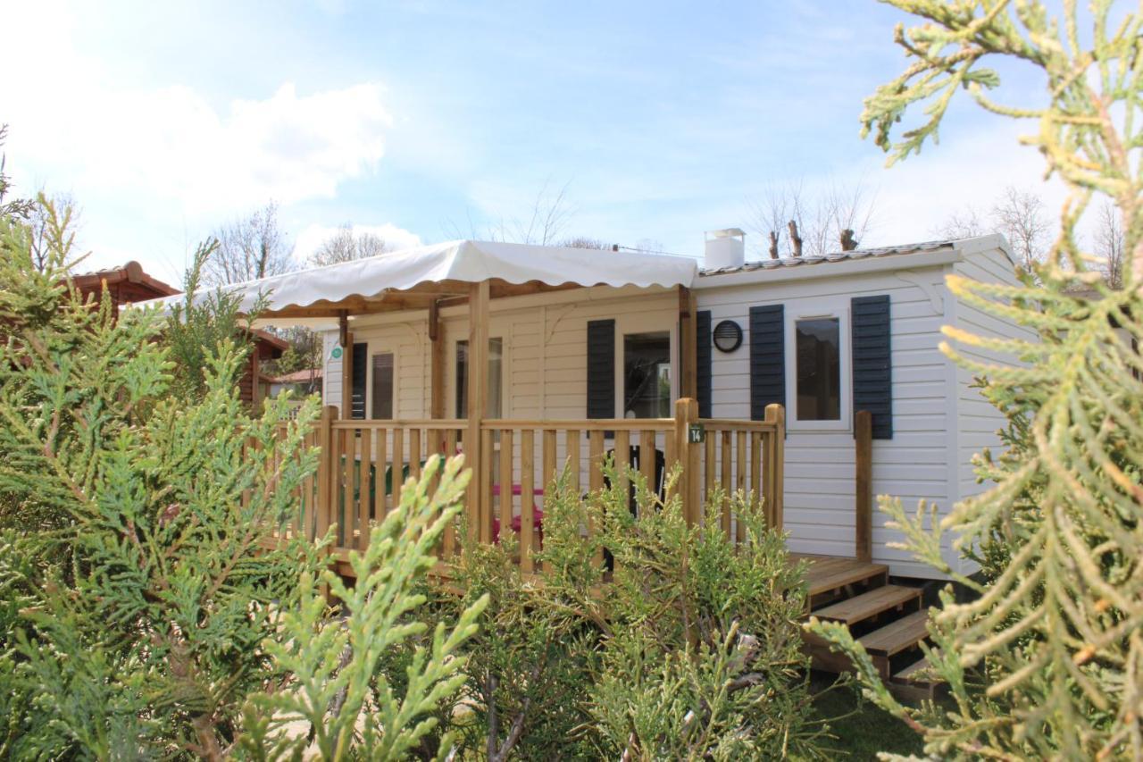 Camping Familial Paisible Avec Piscine, Mobil Home , Chalet, Studio & Emplacement Nue Casties-Labrande Екстериор снимка