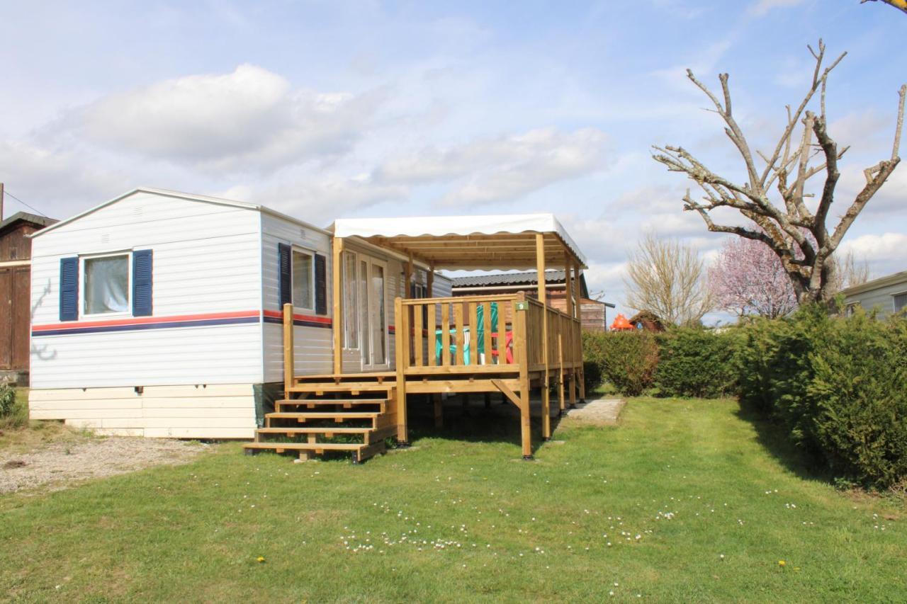 Camping Familial Paisible Avec Piscine, Mobil Home , Chalet, Studio & Emplacement Nue Casties-Labrande Екстериор снимка