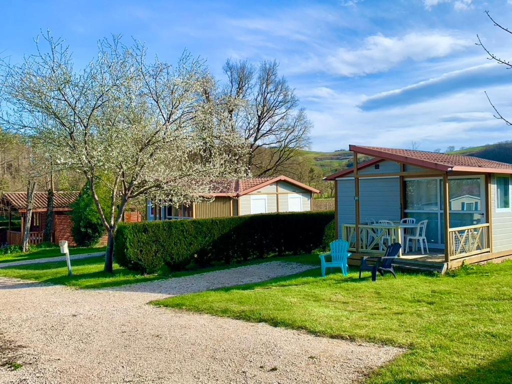 Camping Familial Paisible Avec Piscine, Mobil Home , Chalet, Studio & Emplacement Nue Casties-Labrande Екстериор снимка