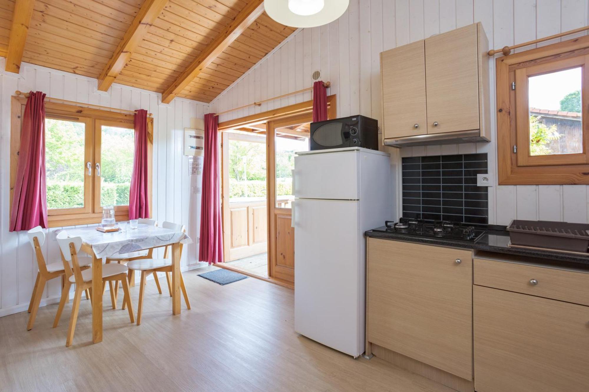 Camping Familial Paisible Avec Piscine, Mobil Home , Chalet, Studio & Emplacement Nue Casties-Labrande Екстериор снимка