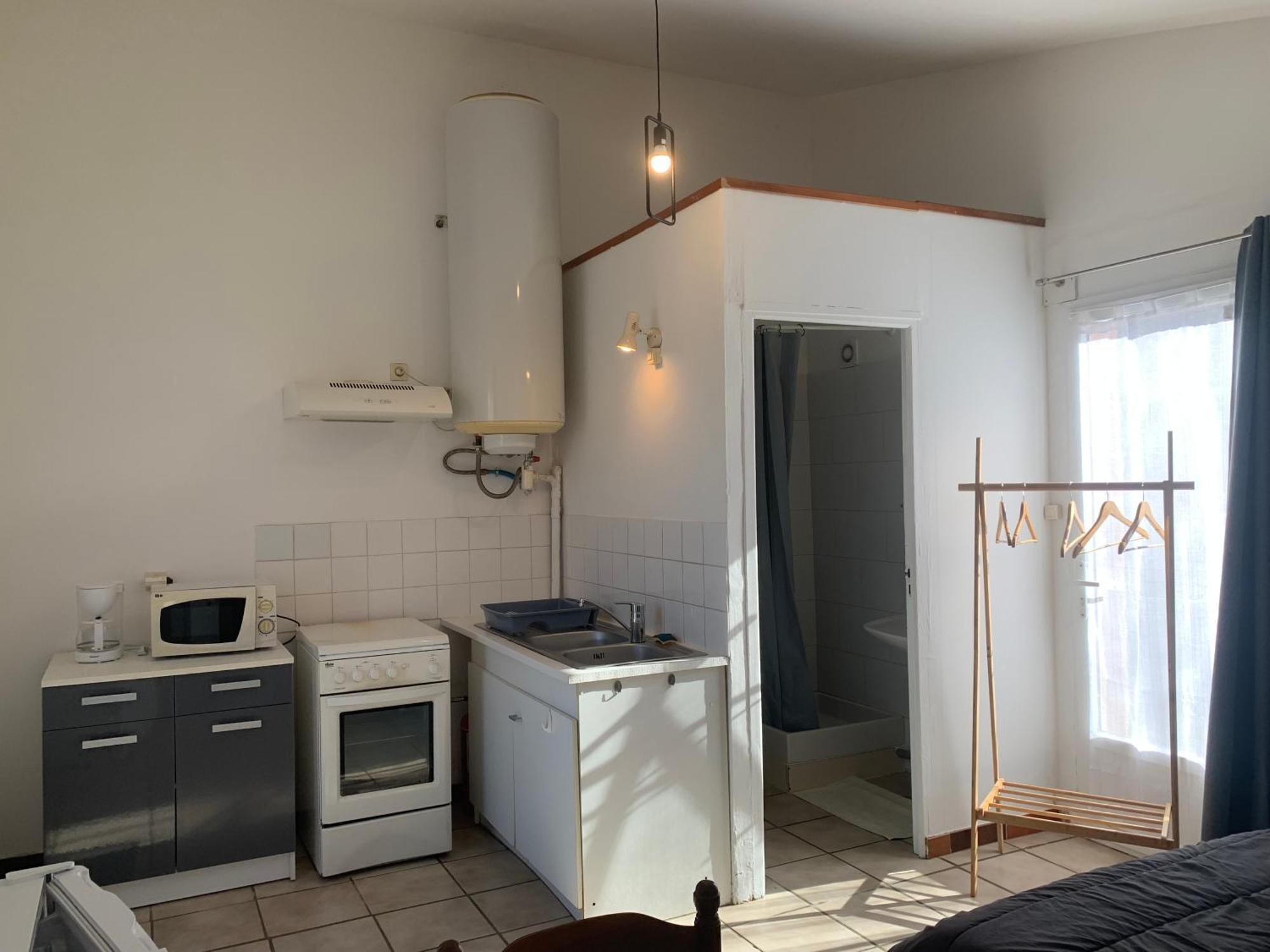 Camping Familial Paisible Avec Piscine, Mobil Home , Chalet, Studio & Emplacement Nue Casties-Labrande Екстериор снимка