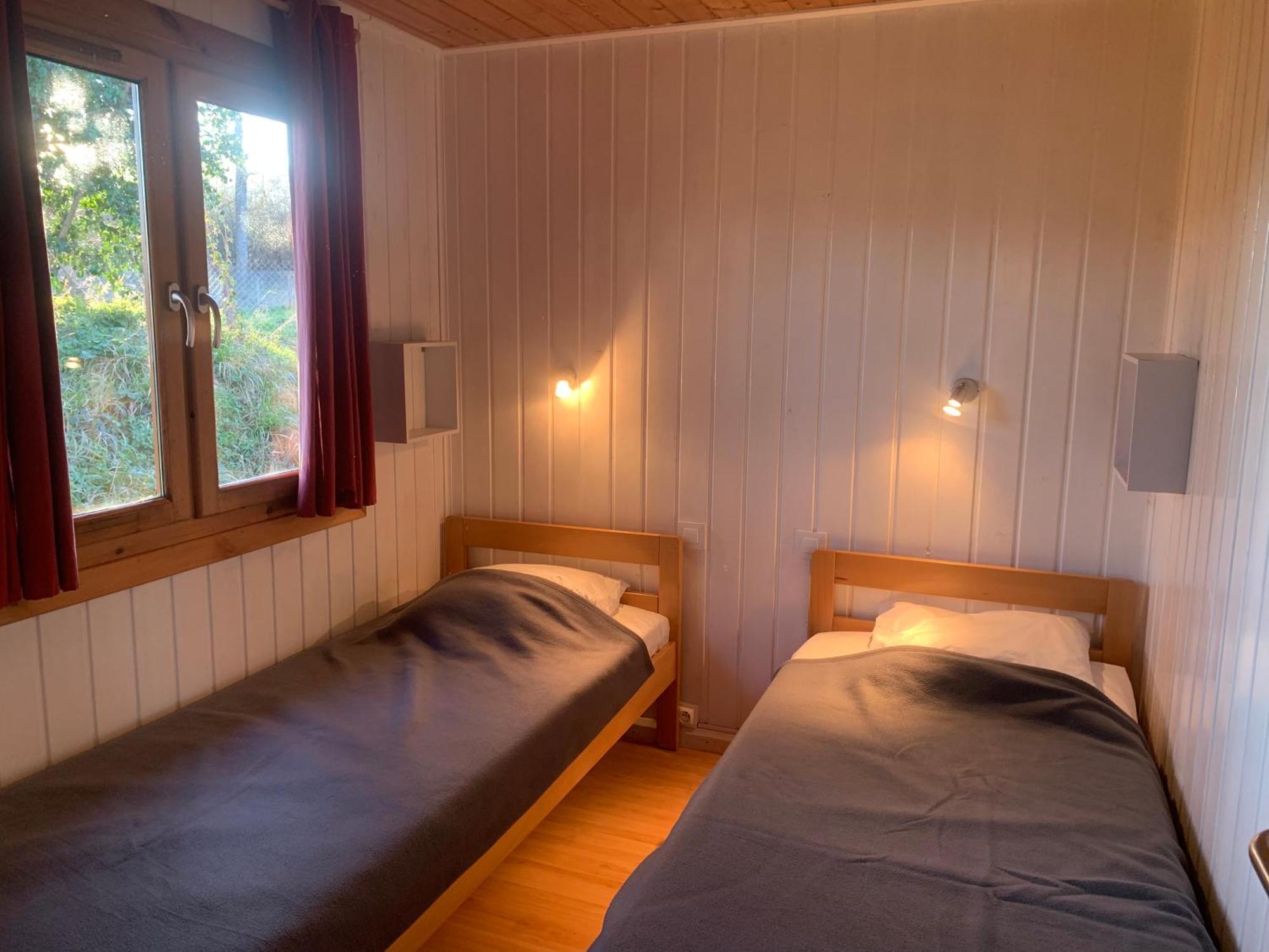 Camping Familial Paisible Avec Piscine, Mobil Home , Chalet, Studio & Emplacement Nue Casties-Labrande Екстериор снимка