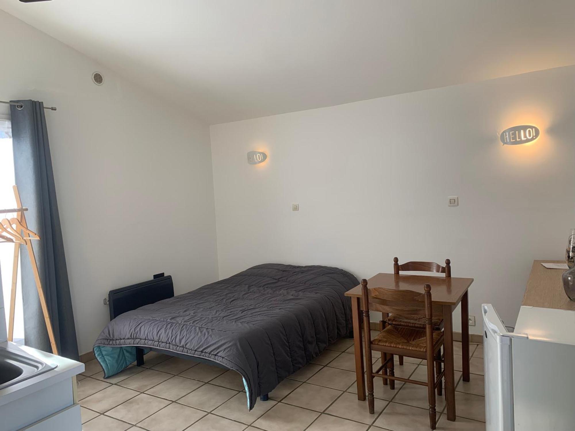 Camping Familial Paisible Avec Piscine, Mobil Home , Chalet, Studio & Emplacement Nue Casties-Labrande Екстериор снимка