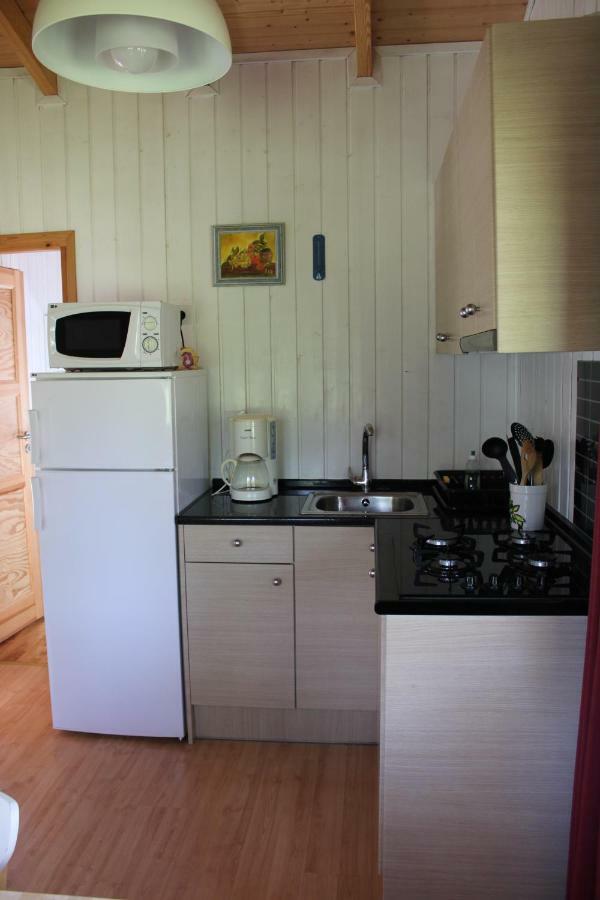 Camping Familial Paisible Avec Piscine, Mobil Home , Chalet, Studio & Emplacement Nue Casties-Labrande Екстериор снимка