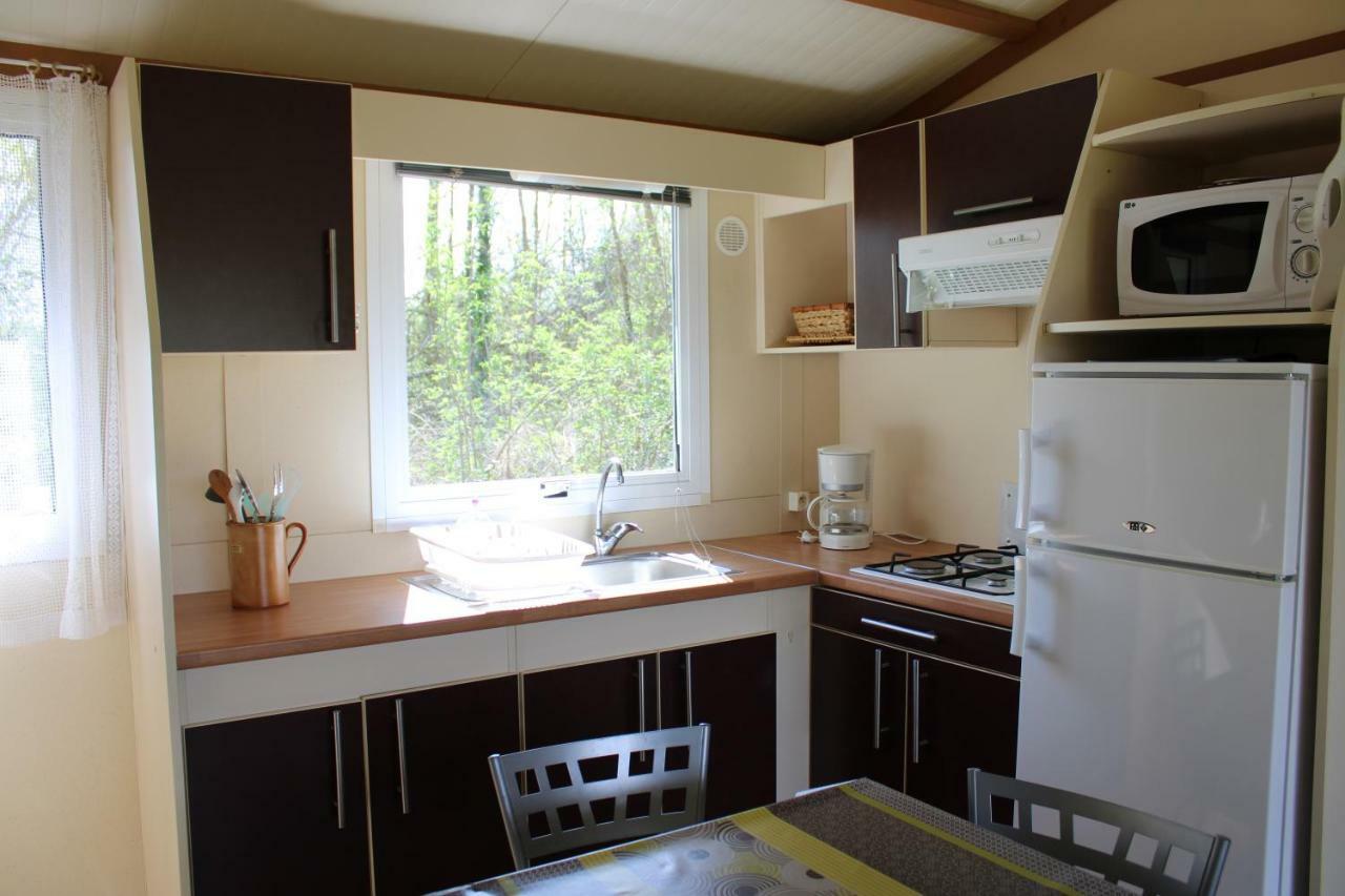 Camping Familial Paisible Avec Piscine, Mobil Home , Chalet, Studio & Emplacement Nue Casties-Labrande Екстериор снимка