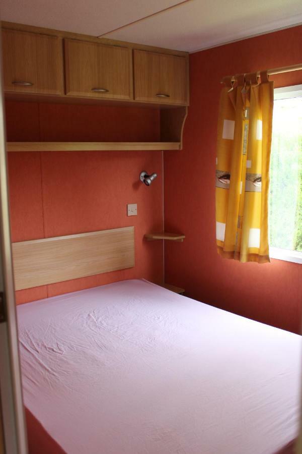 Camping Familial Paisible Avec Piscine, Mobil Home , Chalet, Studio & Emplacement Nue Casties-Labrande Екстериор снимка