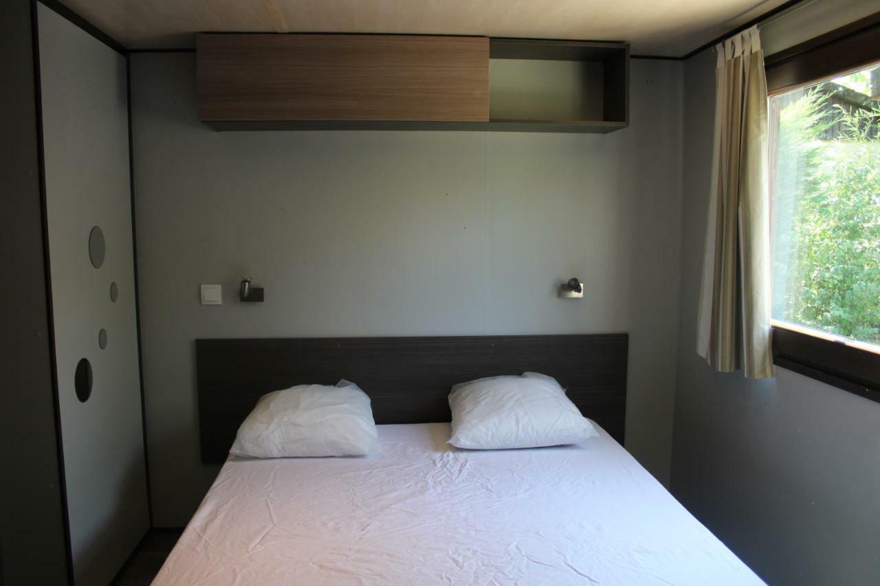 Camping Familial Paisible Avec Piscine, Mobil Home , Chalet, Studio & Emplacement Nue Casties-Labrande Екстериор снимка